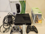 XBOX 360 S console 1439 and games