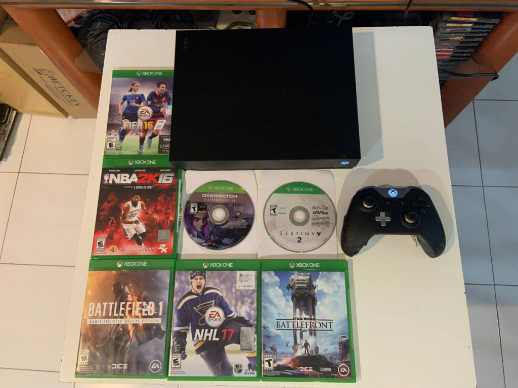 Xbox One S 1TB console with 7 games