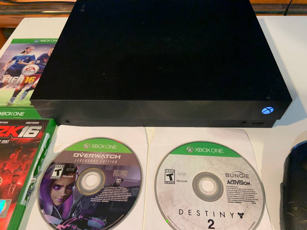 Xbox One S 1TB console with 7 games