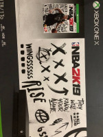 Microsoft Xbox One X 1TB 4K / BLU RAY DVD-ROM