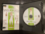 Wii fit plus (Balance Board Included)