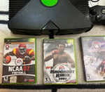 ORIGINAL MICROSOFT XBOX BLACK CONSOLE CONTROLLER AND 3 GAMES