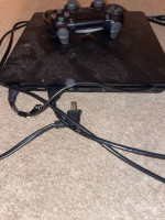 Playstation 4 slim, black, good condition (clean and sanitize before using it!)