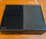 Xbox One with 2 controllers and charging station
