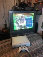 Xbox 360 with hard drive and 50 games ! Complete working