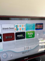 Nintendo Wii Console w/ Nunchuck WiiMote Cables and 5 Games