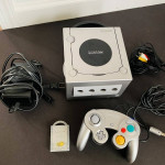 Nintendo GameCube Platinum Silver Console w/ Memory card controller +