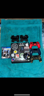 Ps4 slim 1 tb 3 controller extra games 2 charger stands.