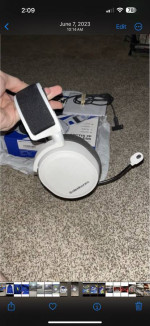 Arctic wireless headset like new less than 10 hours