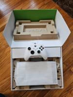 XBOX Series S - original packaging, controller, power and hdmi cables