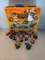 Skylanders figures with storage