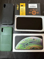 IPhone XS 64GB Space Gray - unlocked, like new