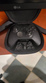 LG gaming monitor 165hz and Xbox elite controller