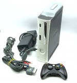 Xbox 360 working set w controller, cords, games. READ