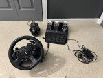 Logitech G923 (Xbox/PC) With Shifter and Pedals