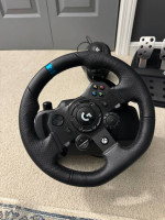 Logitech G923 (Xbox/PC) With Shifter and Pedals