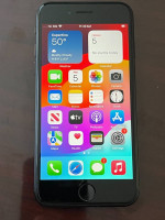 Apple iPhone SE - 2nd Gen - *Excellent Condition*