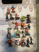Xbox 360 console, Kinect, infinity characters and various games