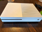 X Box One S - 500 GB