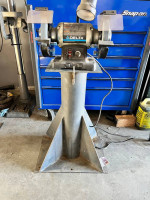 Delta Grinder and stand