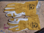Leather welding gloves, in great condition