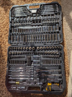 193  Like new DeWalt Metric Ratchet & Socket Set with Accessories