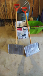 SNOW SHOVEL -  Aluminum