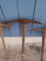 Hand Tool Garden Pick Wood Handle Steel Head Rock Dirt & delivery