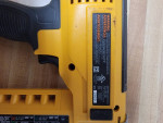DEWALT ELECTRIC STAPLE GUN