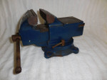 4" Bench VISE  * Swivel Base Excellent Condition