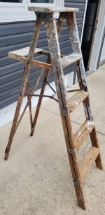 56" tall wood ladder