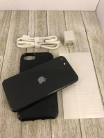 iPhone SE 2nd Gen: 64 GB, Any Sim Card, Nice Extras!