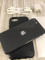 iPhone SE 2nd Gen: 64 GB, Any Sim Card, Nice Extras!