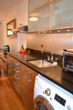 SPACIOUS 1 BEDROOM APARTMENT IN DOWNTOWN PALO ALTO