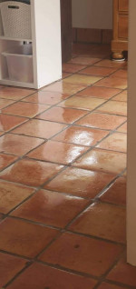 TILE & GROUT CLEANING, SEALING