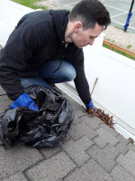 UNCLE SQUEEGEES GUTTER CLEANING | Cleaning, De-Clogging, Repair, Downs