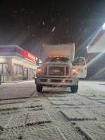 **AFFORDABLE MOVING & TRANSPORTATION*2Men-2hrs*15ft*26ft truck 220$$**