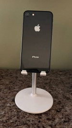 Iphone 8 *UNLCOKED*