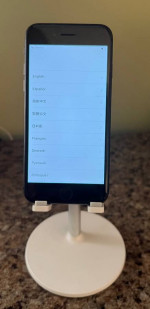 Iphone 8 *UNLCOKED*