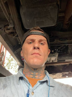 Whites Custom Worx- MOVING🚚 HAULIING🛻 LABOR 👷 HANDYMAN 🔨