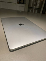 2019 MacBook Pro 16” A2141 i9 2.3GHz 1TB SSD 16gb RAM
