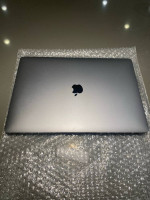 2019 MacBook Pro 15” A1990 i9 2.3ghz 512gb SSD 16gb Memory DDR4