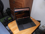 2019 macbook pro laptop,13.3" retina, touchbar,250gb ssd,works great