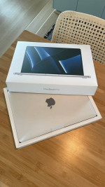 Macbook Pro (M2 Max - 1TB 32GB RAM)