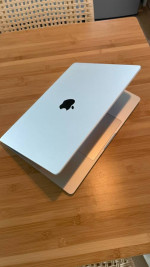 Macbook Pro (M2 Max - 1TB 32GB RAM)