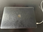 Macbook Pro (mid-2017, Two Thunderbolt 3 ports)