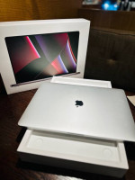15 inch i9 32gb memory 512gb SSD 4gb graphic Apple MacBook Pro 2019
