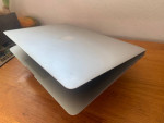 13” MacBook Air 1.4i5 4r 120sd / 2014 *Adapter Included