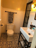 * HANDYMAN * HOME IMPROVEMENT * TILE * DRYWALL* PAINT * WALLPAPER *