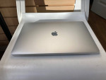 Macbook Pro 15 inch 2018 Touch Bar core i7 16GB RAM 256GB SSD